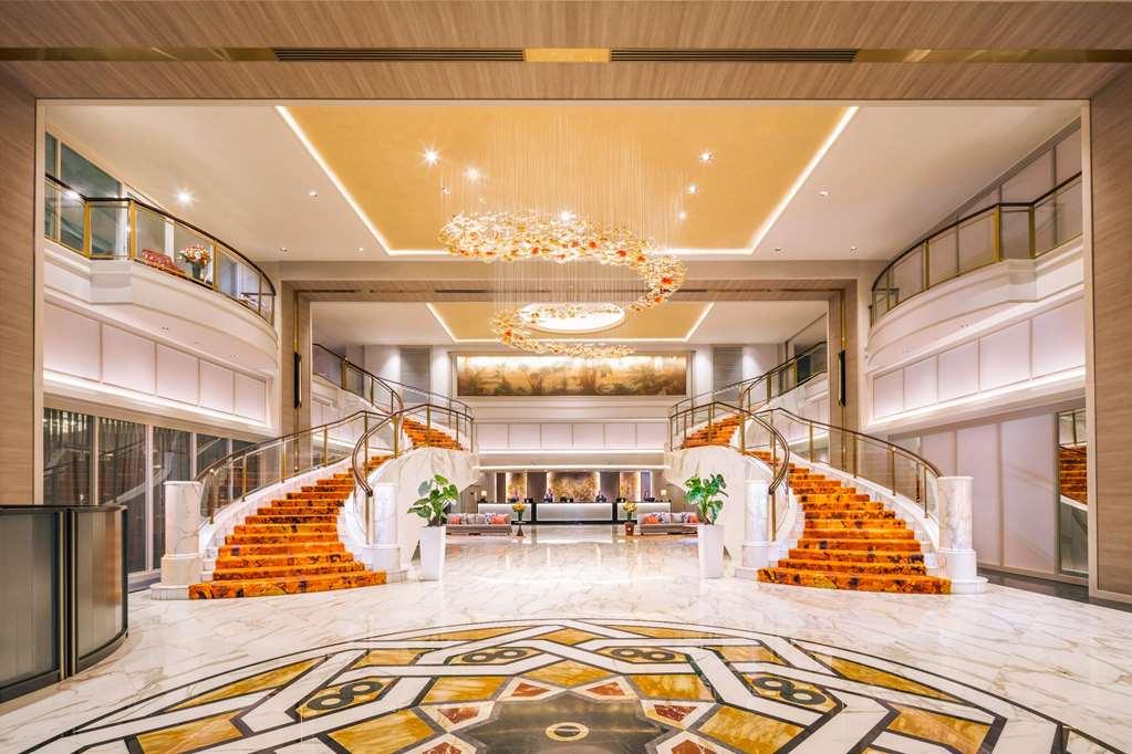 Royal Plaza On Scotts Hotell Singapore Inreriör bild The lobby of the hotel