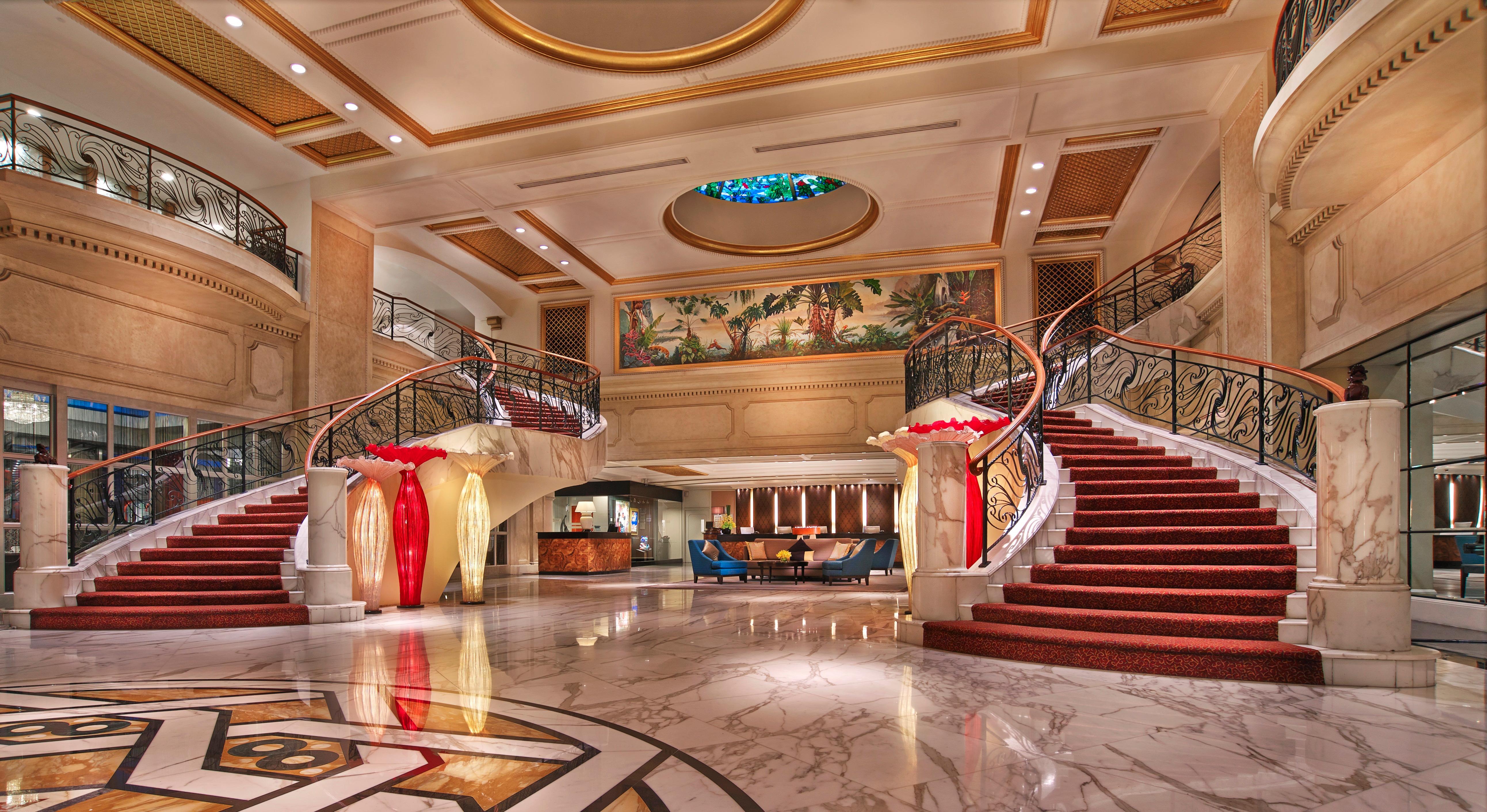 Royal Plaza On Scotts Hotell Singapore Exteriör bild The lobby of the hotel