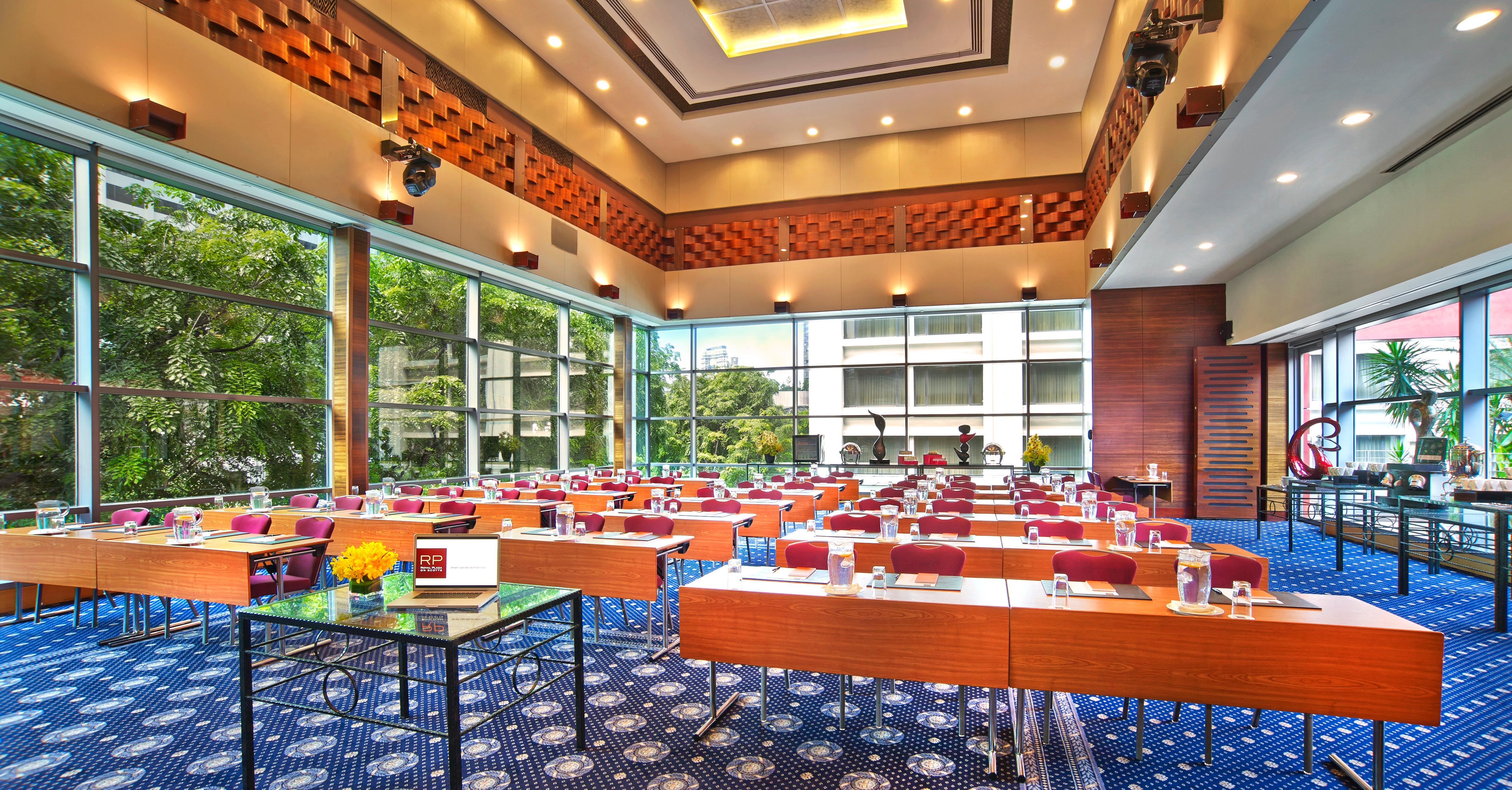Royal Plaza On Scotts Hotell Singapore Exteriör bild The Royal Paragon Hall