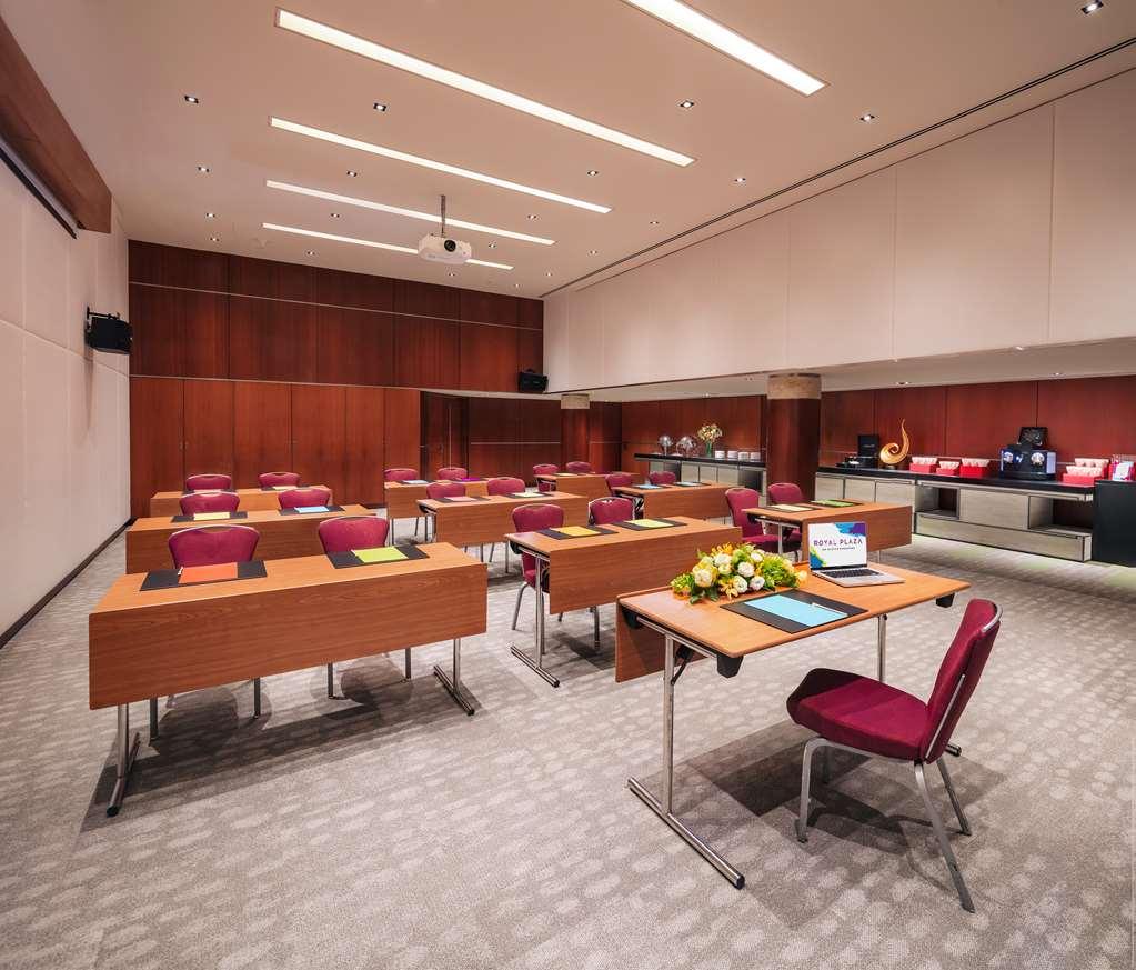 Royal Plaza On Scotts Hotell Singapore Bekvämligheter bild Meeting room