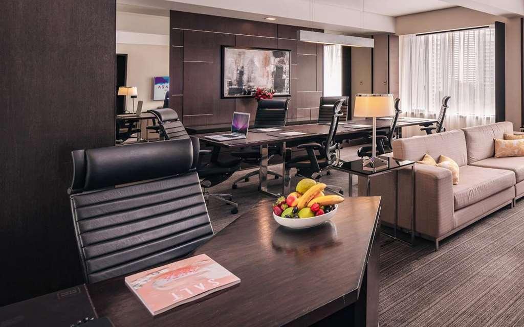 Royal Plaza On Scotts Hotell Singapore Rum bild Office of the President