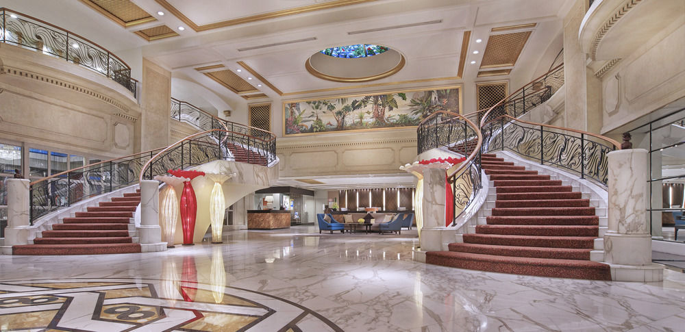 Royal Plaza On Scotts Hotell Singapore Exteriör bild The lobby of the hotel